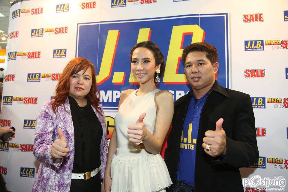 "อั้ม พัชราภา"สวยเริ่ดเจิดสุดๆ@J.I.B. MEGA SALE 2012 !!
