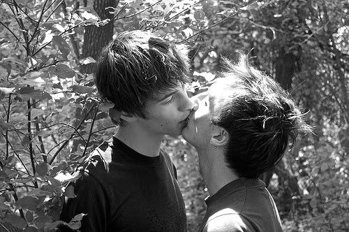 ผูู้ชายจูบกัน มีปัญหาป่ะ
