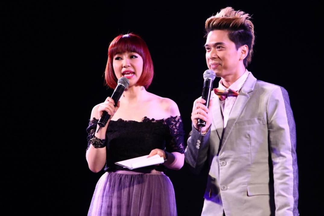 พิธีกร เอกกี้ กับ หญิง