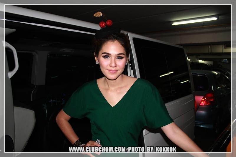 ชมพู่ อารยา ในงานเปิดร้าน Krispy Kream at The mall bang kapi