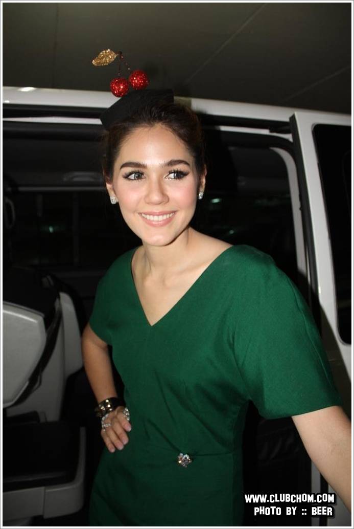 ชมพู่ อารยา ในงานเปิดร้าน Krispy Kream at The mall bang kapi