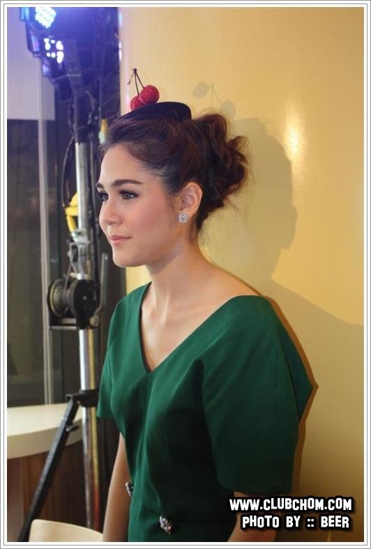 ชมพู่ อารยา ในงานเปิดร้าน Krispy Kream at The mall bang kapi