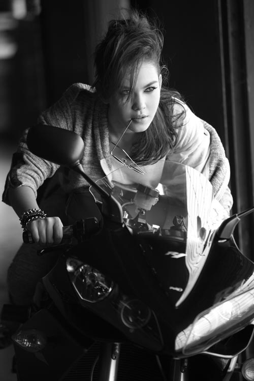 "มิน - แมท" ประชันเซ็กซี่ในนิตยสาร Fast [ Issue 01/05/2012 ]