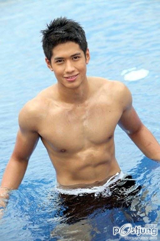 สระว่ายน้ำ!!