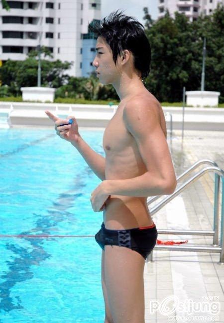 สระว่ายน้ำ!!