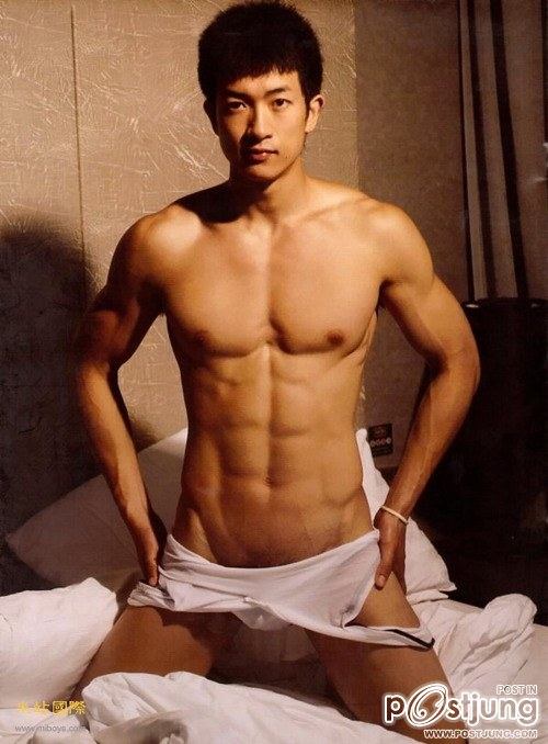 ล่ำ่จัดหนัก หล่อจัดเต็ม
