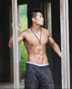 ล่ำ่จัดหนัก หล่อจัดเต็ม