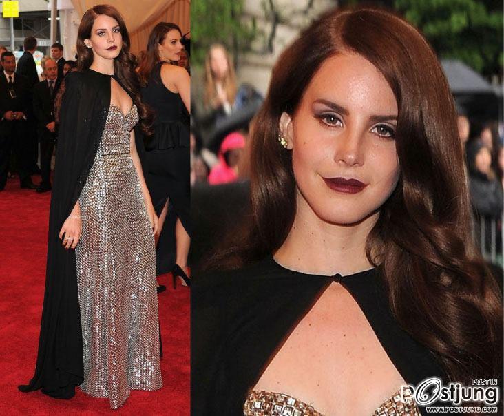 Lana Del Rey สวมเดร
