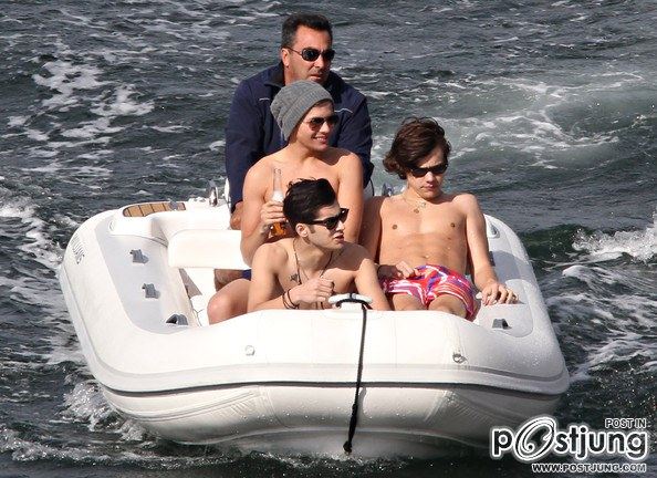 Zayn Malik Louis Tomlinson Harry Styles