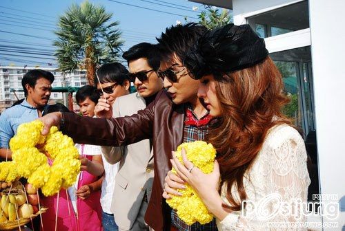 [Update] พอร์ช ศรัณย์ ร้องเพลงประกอบละครเรื่อง เกิดเป็นหงส์