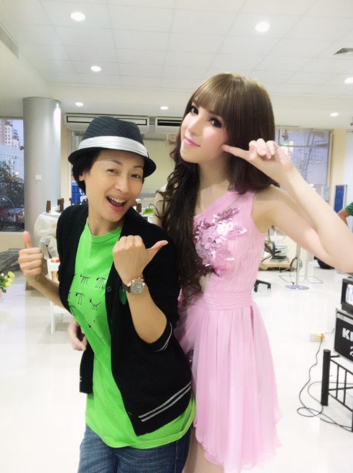 เอมมี่ - รัชฏา  กับโฆษณา คลินิกแพทย์สมชาย  อิอิ