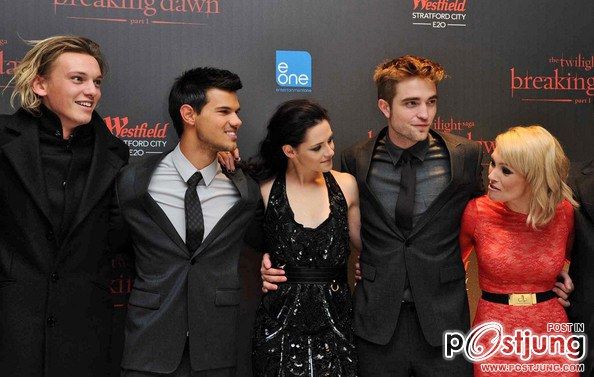 Kristen Stewart , Robert Pattinson , Taylor Lautner