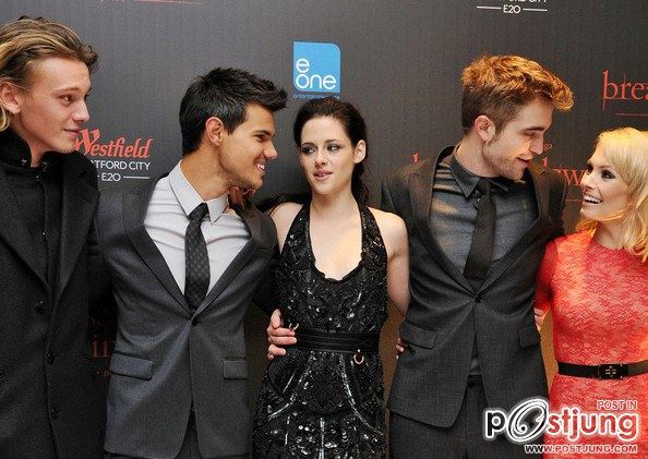 Kristen Stewart , Robert Pattinson , Taylor Lautner