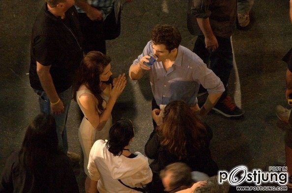 Kristen Stewart , Robert Pattinson , Taylor Lautner