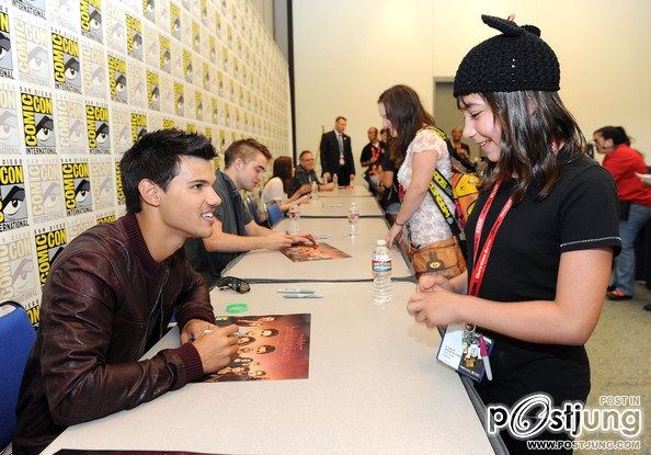 Kristen Stewart , Robert Pattinson , Taylor Lautner