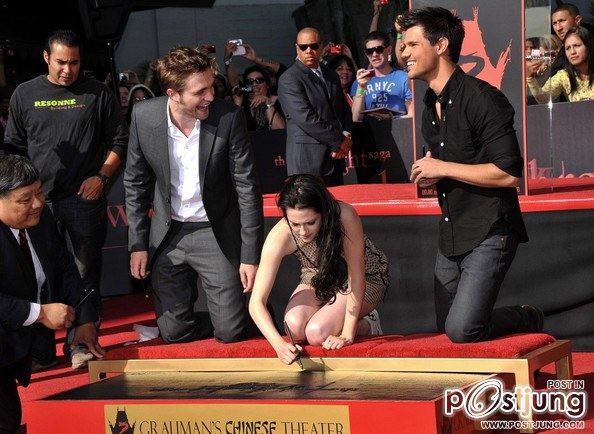 Kristen Stewart , Robert Pattinson , Taylor Lautner