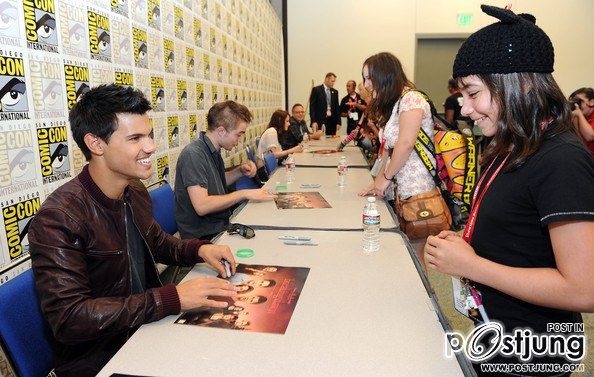 Kristen Stewart , Robert Pattinson , Taylor Lautner