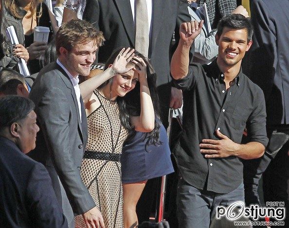 Kristen Stewart , Robert Pattinson , Taylor Lautner