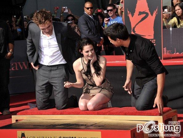 Kristen Stewart , Robert Pattinson , Taylor Lautner