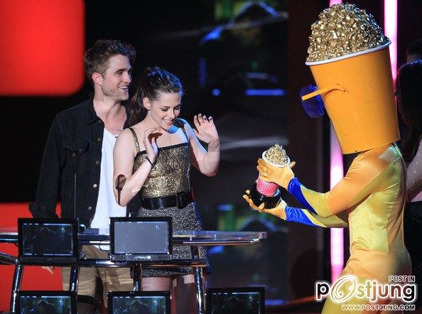 Kristen Stewart , Robert Pattinson , Taylor Lautner