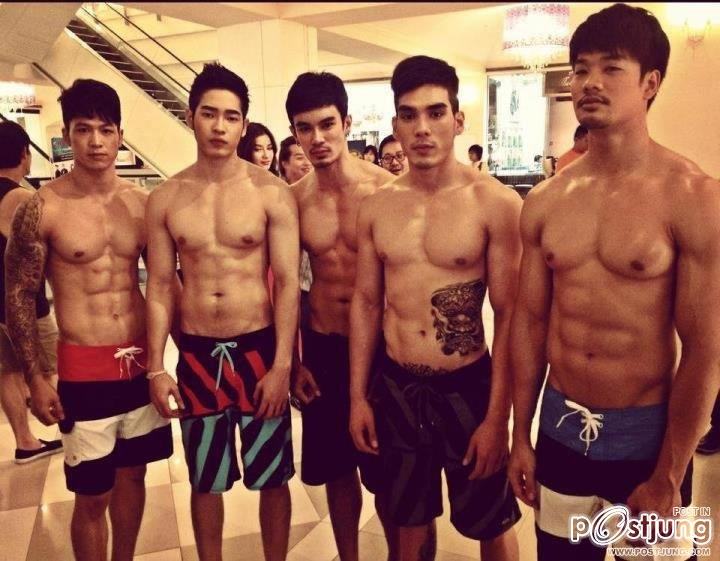 เข้้ามาจับจ่ายกันคนสองคน