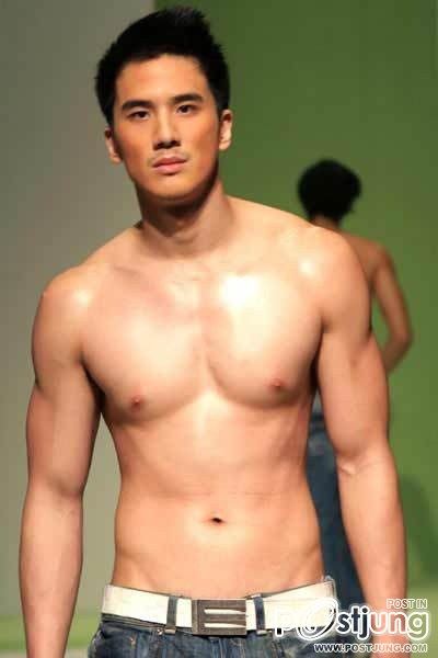 เข้้ามาจับจ่ายกันคนสองคน