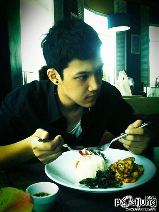 พ่อแกงส้ม The Star แสดงละครเกิดเป็นหงส์ (แถมรูปแกงส้มที่ไม่เคยเห็นที่ไหนมาก่อน)