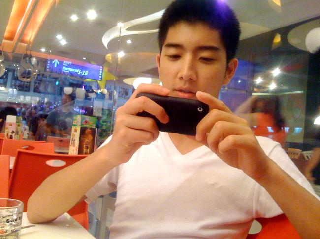 หนุ่มน้อยน่ารัก
