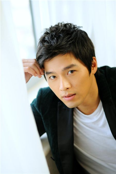 Hyunbin (ฮยอน บิน)