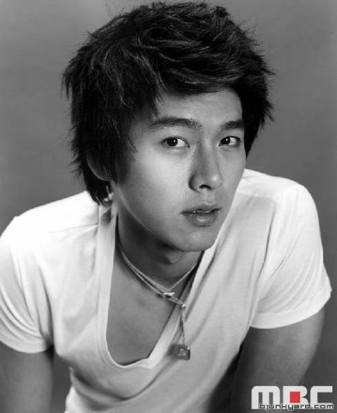 Hyunbin (ฮยอน บิน)