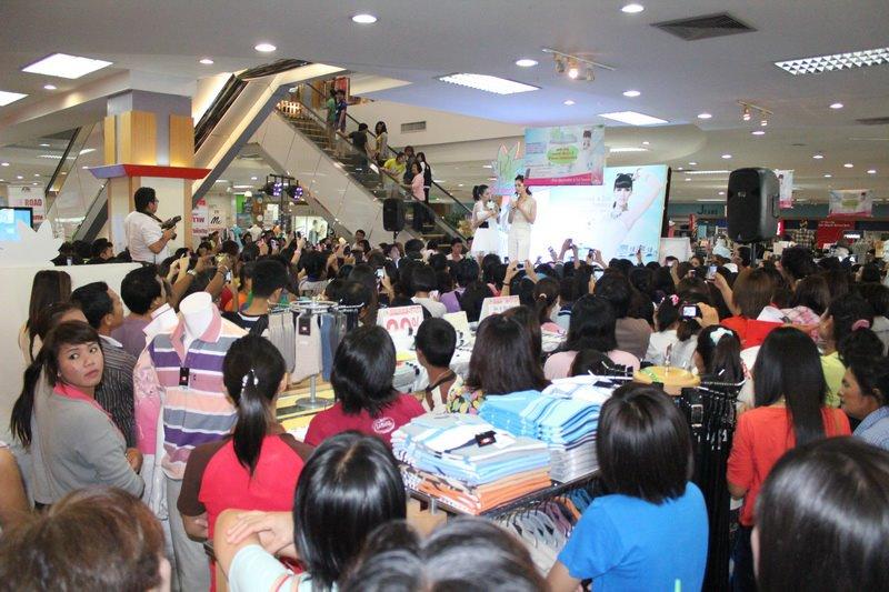 ชมพู่ อารยา ในงาน VIVITE @ จ. สิงห์บุรี