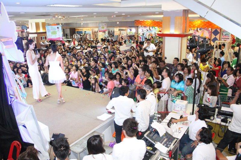 ชมพู่ อารยา ในงาน VIVITE @ จ. สิงห์บุรี