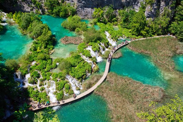 10. อุทยานแห่งชาติทะเลสาบพลิทวิเซ่ Plitvice Lakes