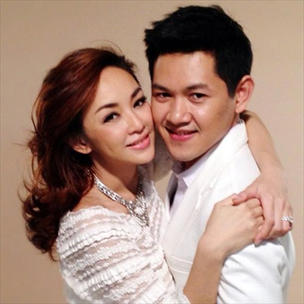 [Pics] ภาพรีเวดดิ้งของ เป้ย ปานวาด และ ป๊อบ ร.อ.นิธิ บุณยรัตกลิน