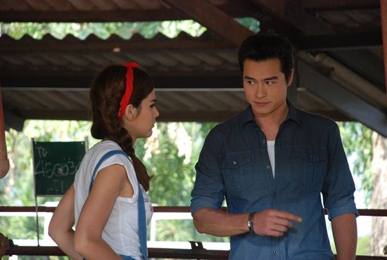 หนุ่มบ้านไร่ กับ หวานใจไฮโซ