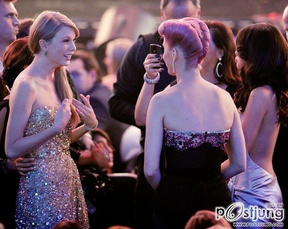 Selena Gomez and Taylor Swift friend or Sister