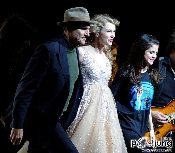 Selena Gomez and Taylor Swift friend or Sister