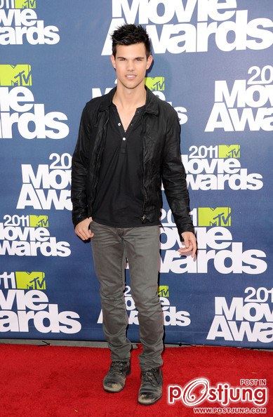 Taylor Lautner him