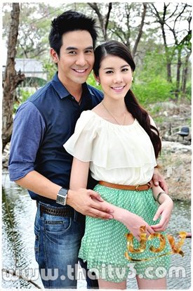 แฟนคลับเชียร์ โป๊ป-เอสเธอร์ ขึ้นแท่น คู่ขวัญคู่ใหม่