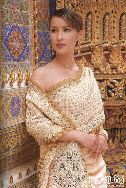 สาวหน้าฝรั่งในชุดไทย งามมากเจ้าค่ะ