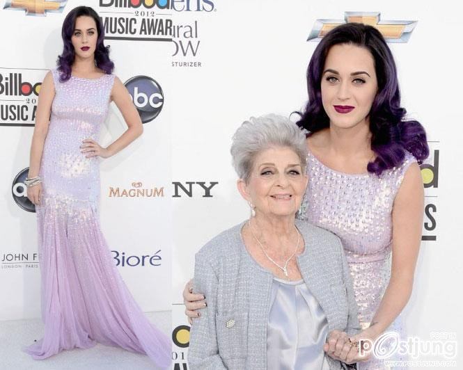 katy perry กับ คุณยาย