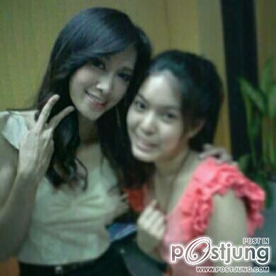 ยุ้ย จีรนันท์กับสาวน้อยน่ารัก ดูเป็นกันเองดีจัง