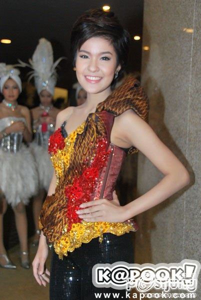 10 อันดับชุดดารา เลิศ หรู รั่ว งานแต่งป๋อ เอ๋