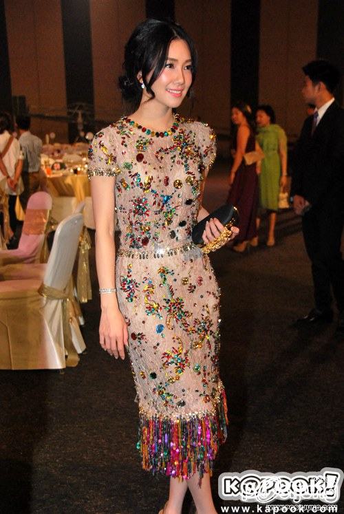 หรูเริ่ดอลังการ! ชุดนุ่น วรนุช ในงานนาฏราช ราคา 1.5 ล้าน