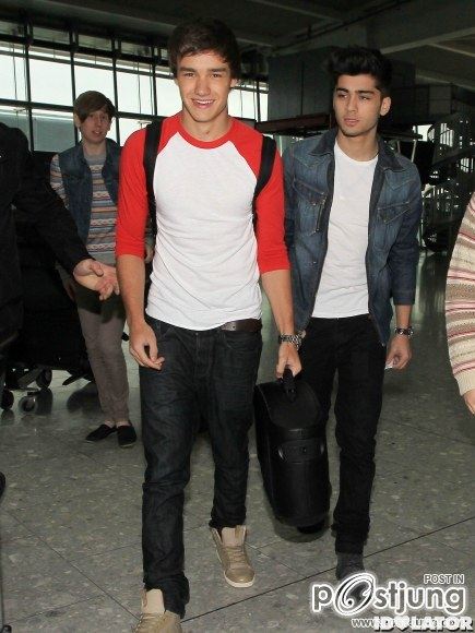 One Direction ที่ Heathrow Airport ลอนดอน