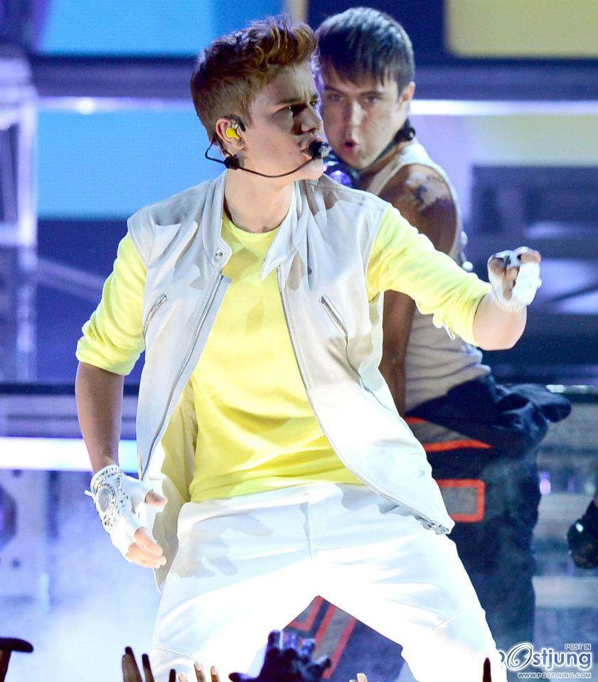 justin bieber 2012 Billboard Music Awards