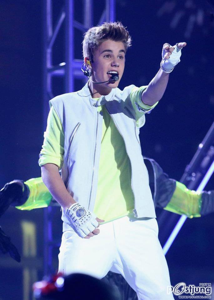 justin bieber 2012 Billboard Music Awards