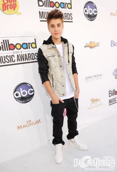 justin bieber 2012 Billboard Music Awards