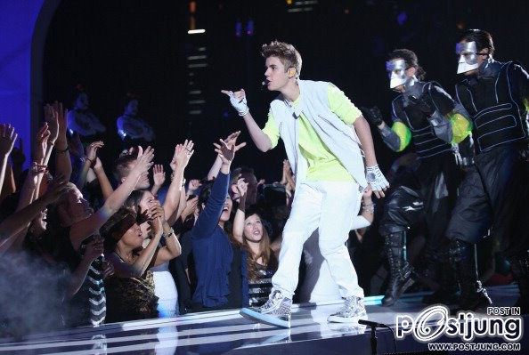 justin bieber 2012 Billboard Music Awards