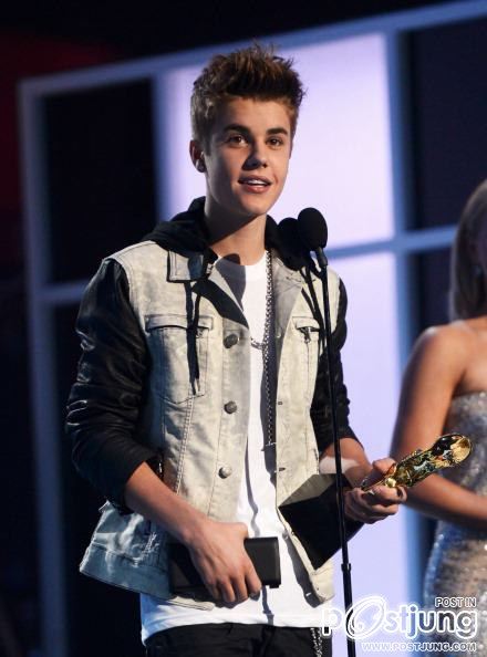 justin bieber 2012 Billboard Music Awards